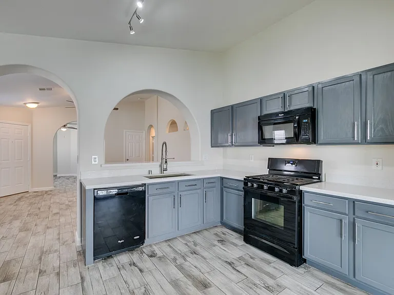 6763 Bison Creek St — Photo 2