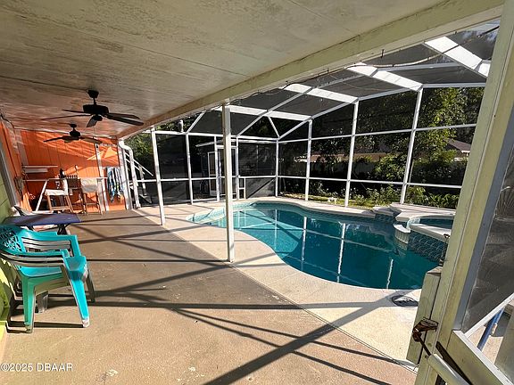 4th image of 2936 Travelers Palm Dr