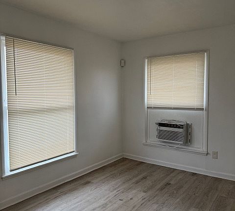 4th image of 3834 18th St