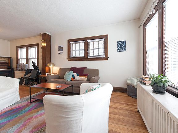 5th image of 2408 Plymouth Ave N APT 1