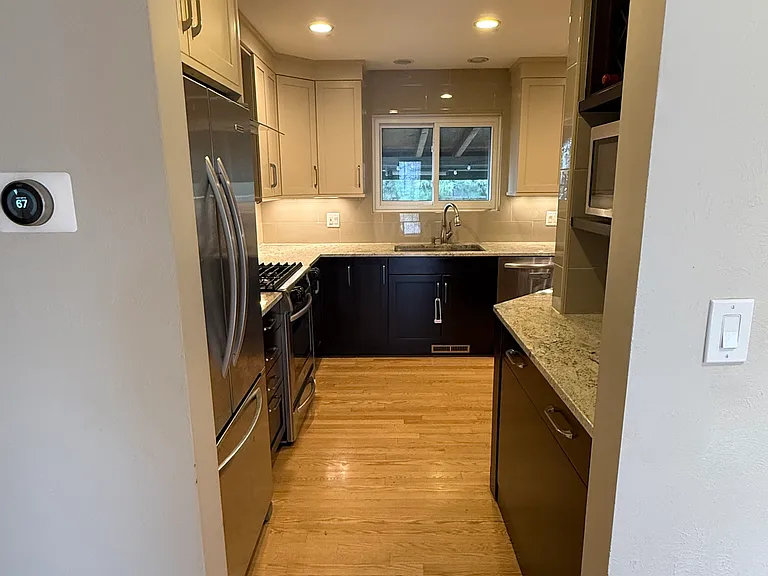 837 S Grape St — Photo 6