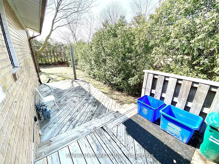 18 Rockport Cres S #BASEMENT — Photo 5