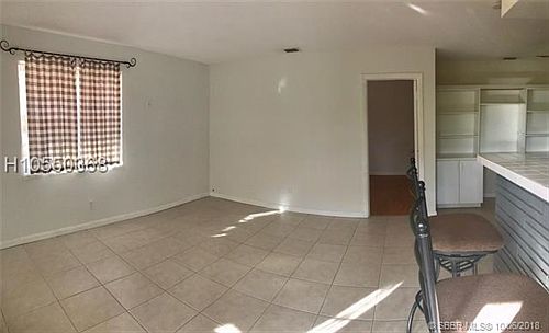 3rd image of 260 Columbus Pkwy #1