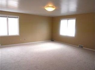 22377 S Woodland Rd, Shaker Heights, OH 44122