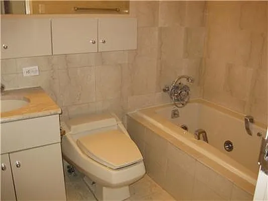 Rented by RELO REDAC INC. | media 20