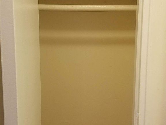 3rd image of 860 E 18th St APT 4C