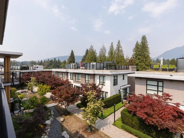 3220 Connaught Cres #402, North Vancouver, BC V7R 0A5