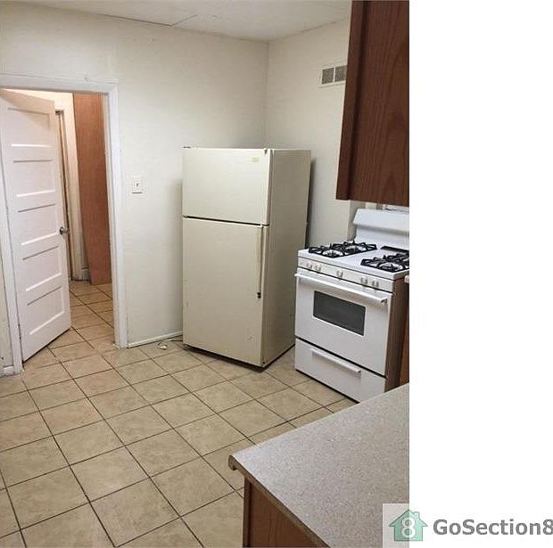 2nd image of 5632 Lansdowne Ave
