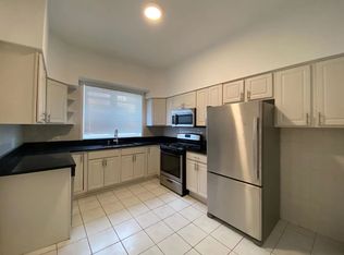 1239 Emerson St APT 2, Evanston, IL 60201