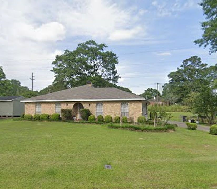 1st image of 402 Lamar Ave