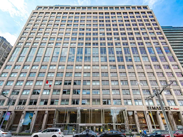 111 Saint Clair Ave W, Toronto, ON