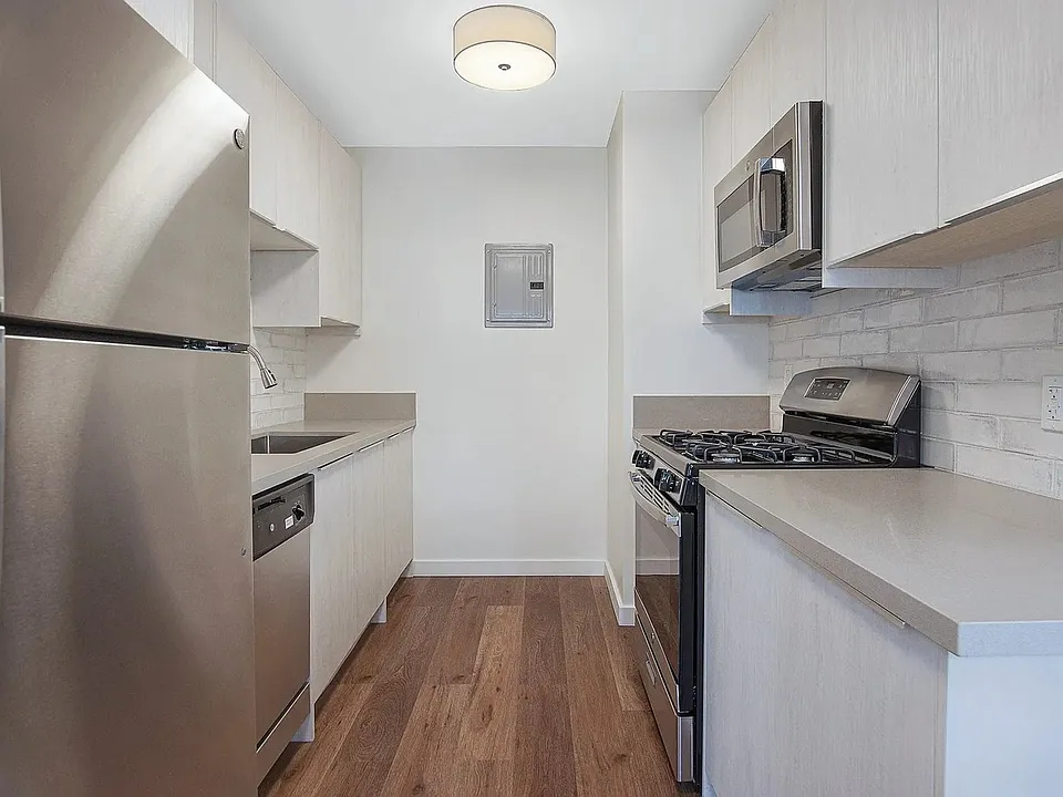 1155 N Madison Ave #11