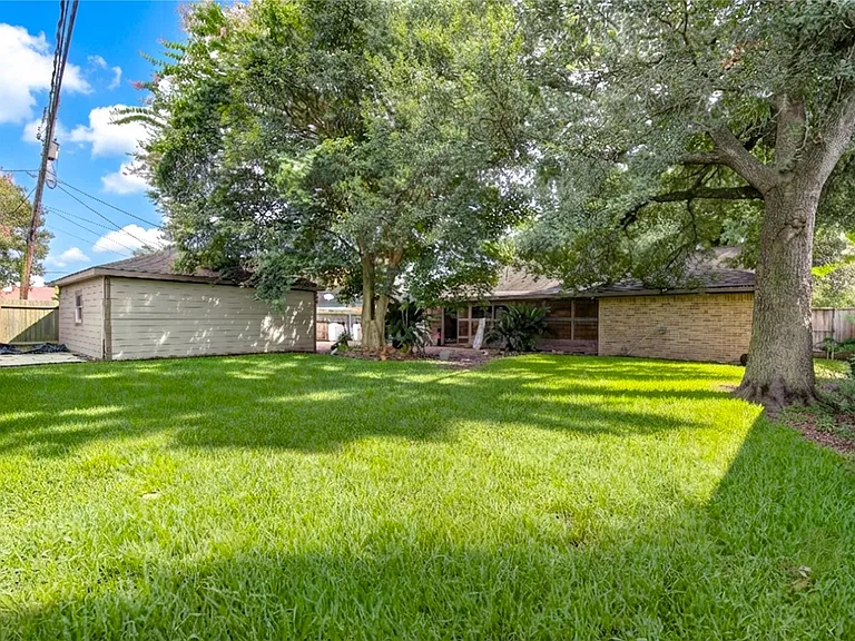 2117 Willow Wisp Dr — Photo 35