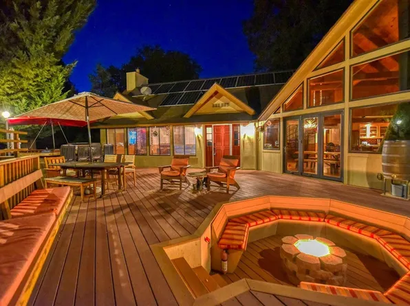 12806 Mueller Dr, Groveland, CA 95321