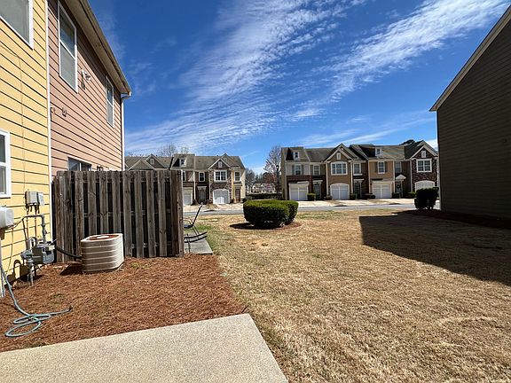 5th image of 1995 Lakeshore Overlook Cir NW