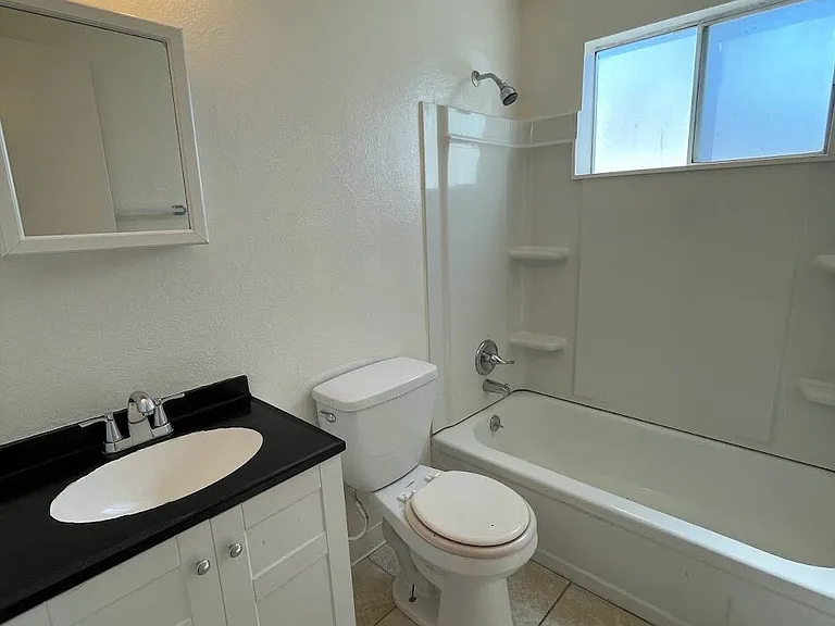 3426 Woodside Dr #3 — Photo 2