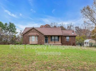 1003 Willowbank Ct, Ashland City, TN 37015