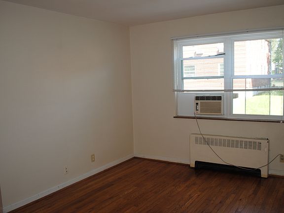 5th image of 3834 Hyde Park Ave