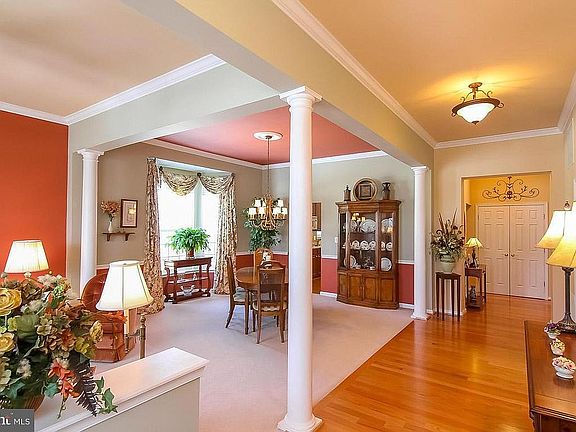 3rd image of 6829 Averbach Ct