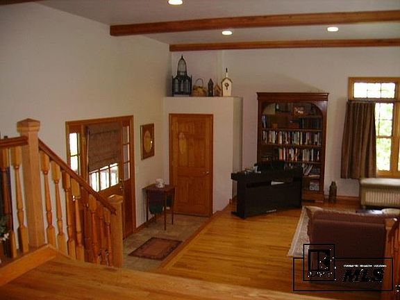5th image of 470 Blue Bell Ct