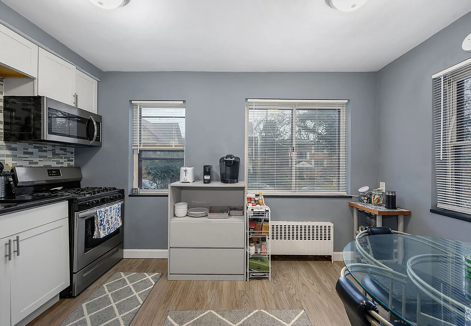 Studio, 1.0 bath, 425 sqft, $955 — Photo 3