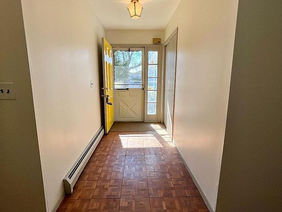 4th image of 134 Charlotteville Drive S