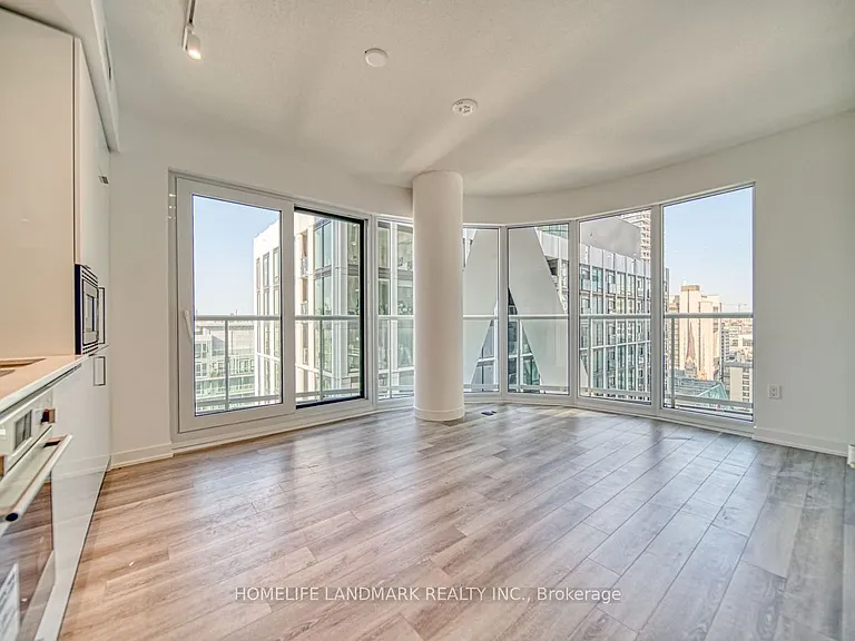 230 Simcoe St #1919 — Photo 5