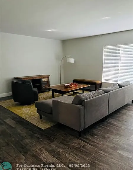 2505 Bay Dr — Photo 32