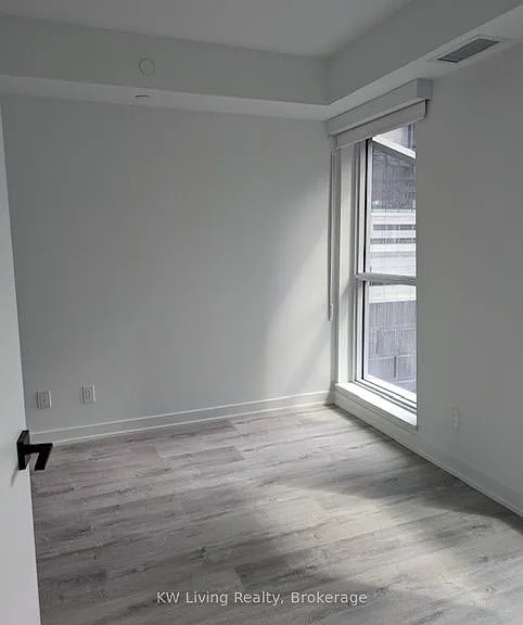 327 King St W #701 — Photo 5