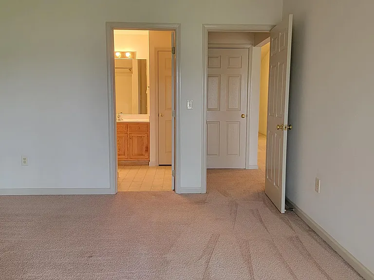 2097 Shady Oak Dr — Photo 17