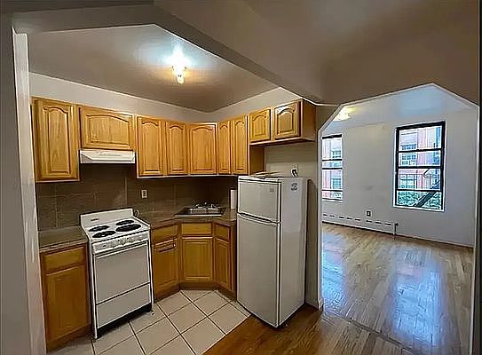 1st image of 147 Orchard St APT 6