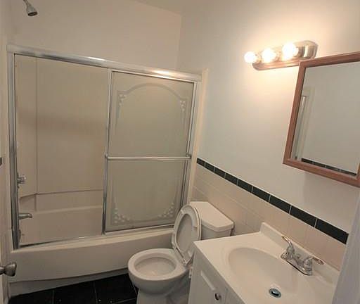 4th image of 79 Miller St #1