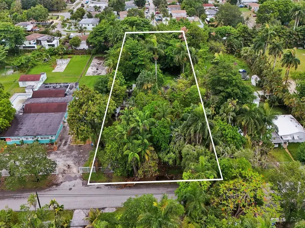 453 NE 154th Street, Miami, FL 33162