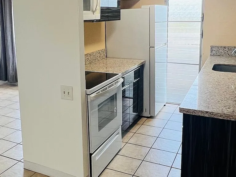 1670 Kalakaua Ave #904 — Photo 4