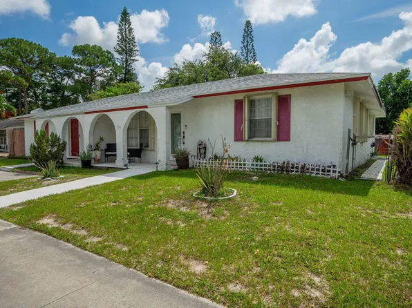 799 Ilene Road E, West Palm Beach, FL 33415