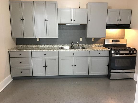 3rd image of 208 N 28th St