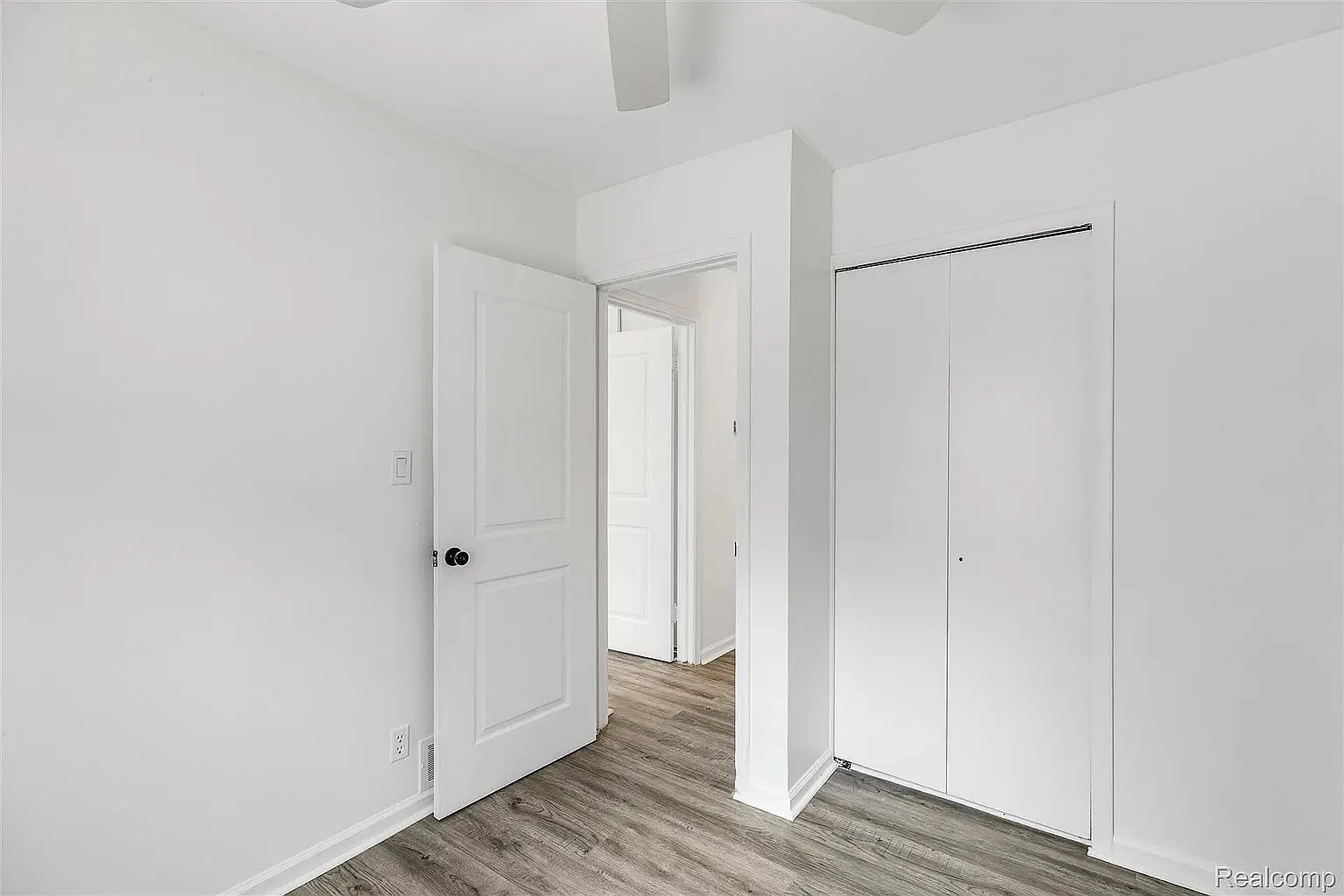 3 bed, 822 sqft, $1,750 — Photo 2