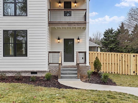 3rd image of 6028 Ridgeview Cir