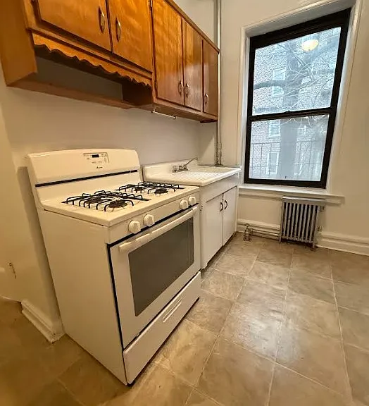 214 E Mosholu Pkwy S #3A — Photo 6