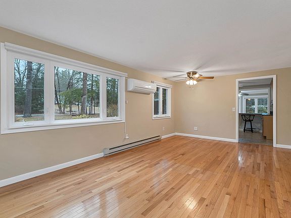 3rd image of 5 Piscataqua Road