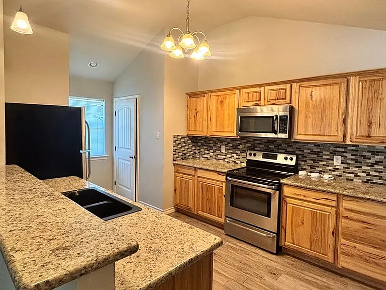 2213 S Johnson St — Photo 3