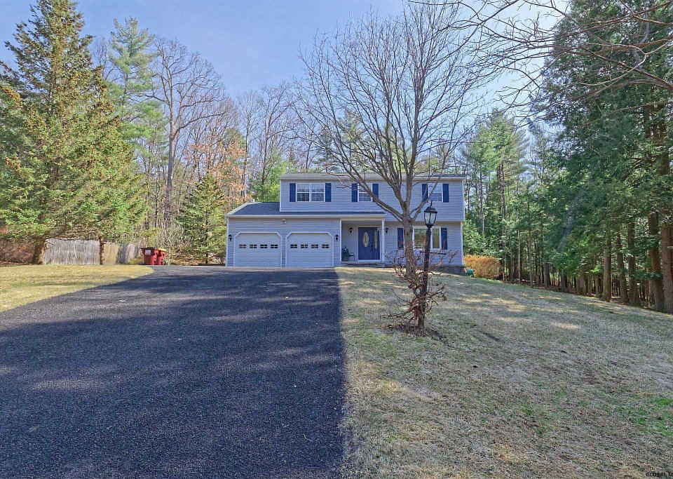 1st image of 43 Pinehollow Dr