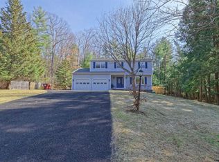 43 Pinehollow Dr, Ballston Spa, NY 12020