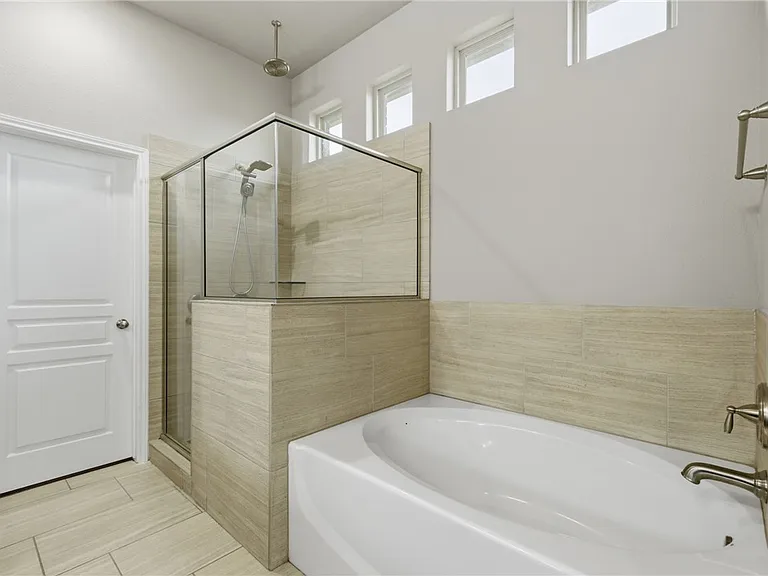 2612 Kinnersley Ct — Photo 18