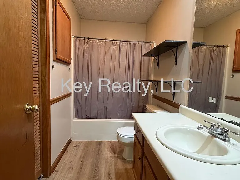 108 Lake Dr — Photo 11