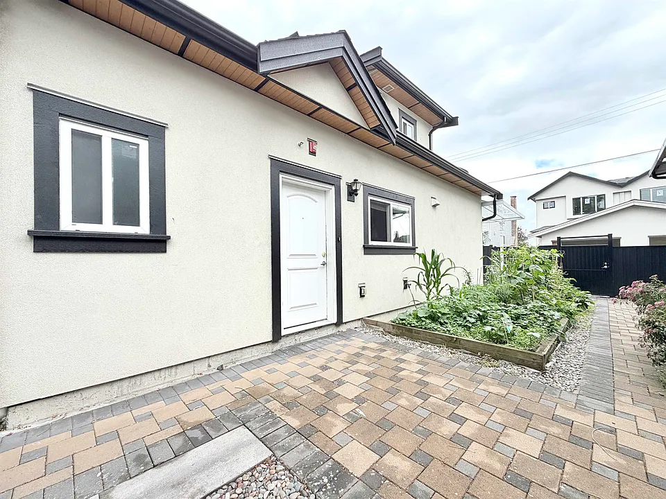7456 Humm St #LANEWAY HOUSE
