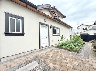 7456 Humm St, Vancouver, BC V5P4B7