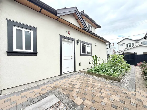 7456 Humm St, Vancouver, BC V5P 4B7