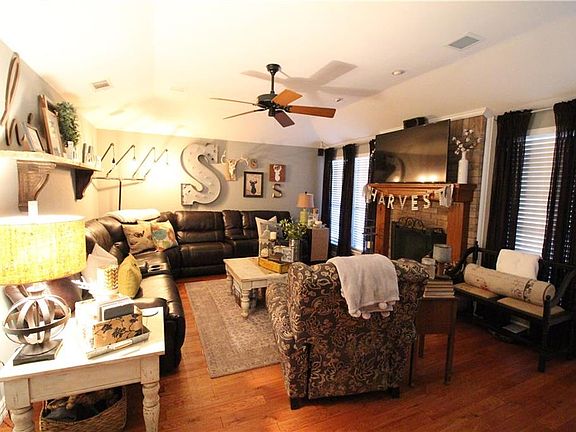 5th image of 4102 Simmons Dr