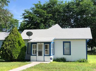 204 W Parker St, Lewellen, NE 69147